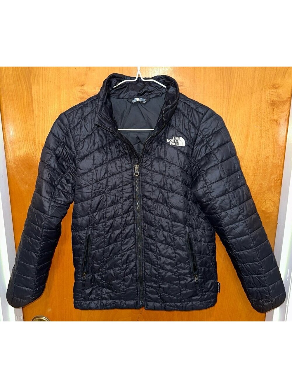 The North Face lightweight puffer jacket size junior youth 10/12